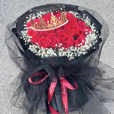 渭南33朵红玫瑰满天星皇冠，爱情圆满